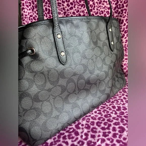 COACH Shoulder Bag,Coach Black Signature Shoulder Bag - Picture 3 of 16